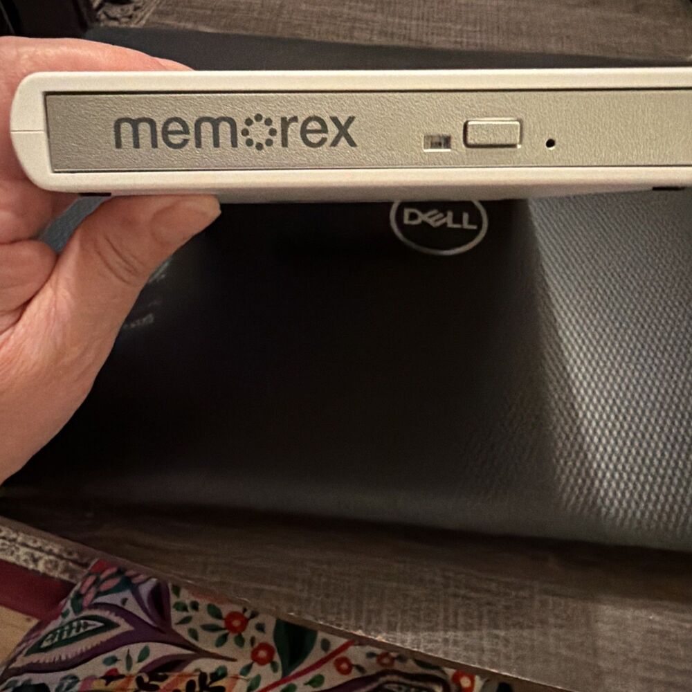 Memorex 8X Slim Multi-Format Recorder External MRX 650LE White. Untested Cond. - Picture 3 of 9